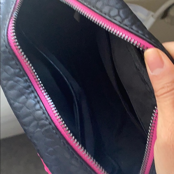 Brand new custo barcelona crossbody purse - Picture 3 of 3